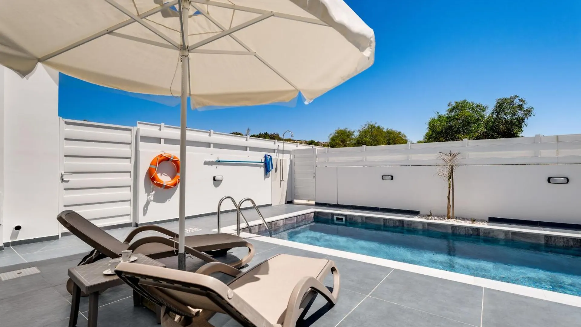 Villa Panatheon - Luxury 1 & 2 Bdr Bungalows 300 Meters From Sandy Beach! Ayia Napa Cipro